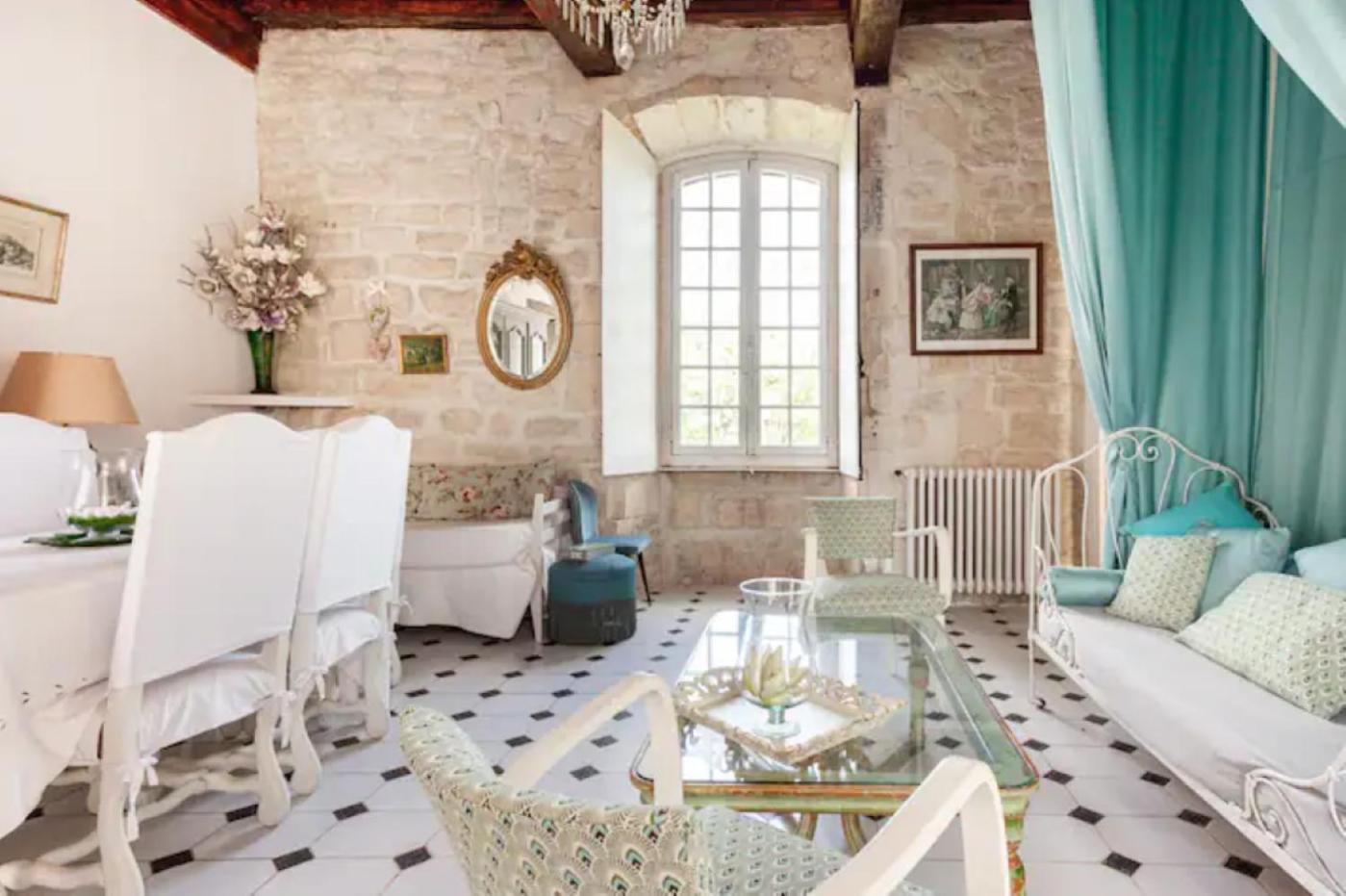 Appartement Spacieux Avec Deux Chambres Au Chateau Valence  Exterior photo